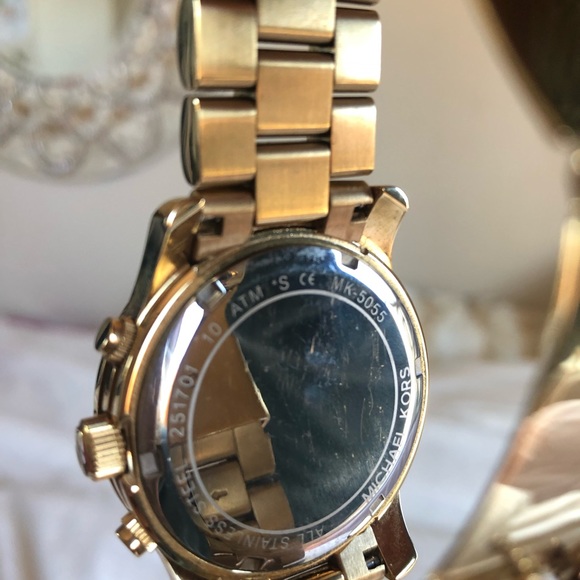 ❗️Michael Kors Gold Watch❗️ - Picture 7 of 8